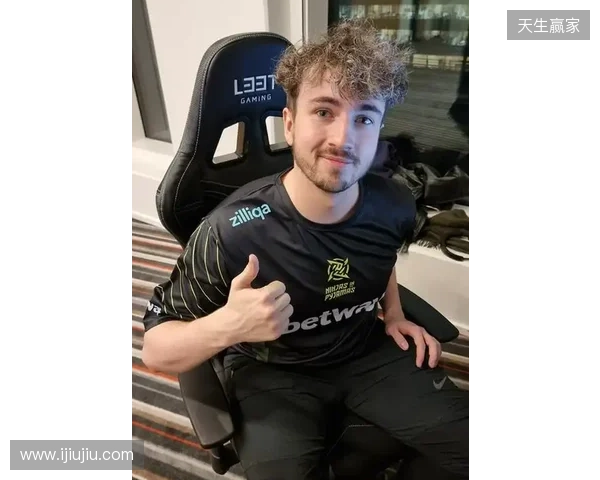 电讯报:曼联预计本周二官宣卡里克,他在与高层会谈中表现出色 电讯报:曼联预计本周二官宣卡里克,他在与高层会谈中表现出色